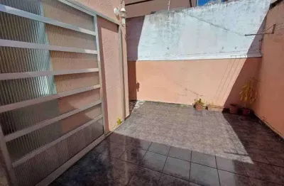 Localizado na vila dalva, em são paulo, este sobrado é a opção perfeita para quem busca conforto e praticidade. com entrada a partir de 41 mil reais e documentação em ordem, o financiamento é facilita