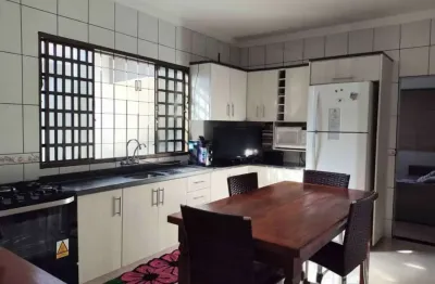 Casa térrea a venda - localizado na rua antônio grassi, na vila são josé

ótima oportunidade para sair do aluguel 

 2 dormitórios 
 1 banheiro
 1 vaga de garagem
 lavanderia