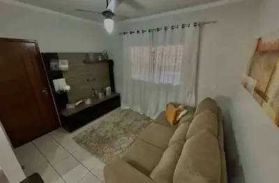 Localizado em um dos bairros mais charmosos de jandira, o jardim gabriela i, este sobrado encantador oferece o conforto e a segurança que você e sua família merecem. com 2 dormitórios, sendo 1 suíte, 