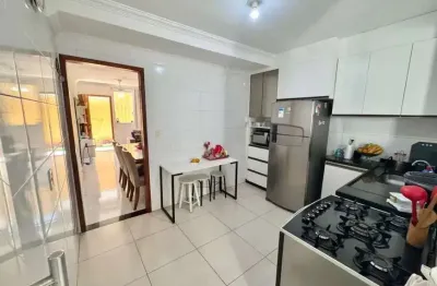 Linda casa na freguesia do ó - vila palmeiras - sp

 valor: r$ 315.000,00
entrada: 30.000,00
parcelas a combinar
aceito fgts

 ambientes internos

-sala para dois ambientes
-cozinha com planejados, ba