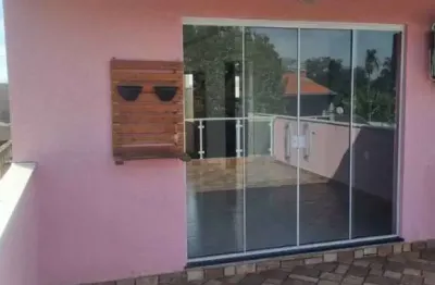 Sobrado a venda - localizado na rua clarice lispector, no santa maria 

ótima oportunidade para sair do aluguel 

 2 dormitórios 
 1 banheiros
 1 vaga de garagem
 lavanderia