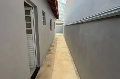 Casa térrea a venda - localizado na rua padre paulo canelles, na vila dalva 

ótima oportunidade para sair do aluguel 

 2 dormitórios 
 1 banheiros
 1 vaga de garagem
 lavanderia