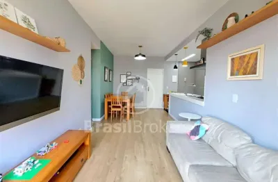 Apartamento à venda no méier – 76 m², varanda, 2 quartos planejados + closet, vaga na escritura.