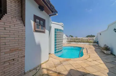 Casa ampla com 3 quartos em condomínio em jacarepaguá
