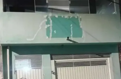 Sobrado – domingo no parque / são paulo
vende-se sobrado com 8 cômodos, 4 banheiros, 2 vagas de garagem, forno de pizzaria a lenha e laje preparada para expansão — localizado na travessa domingo no pa