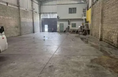 Galpão para locação em duque de caxias, saracuruna, 1 banheiro