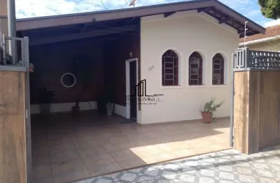 Casa com 3 quartos à venda na Rua Voluntários da Pátria, 1, Vila Paulista, Taubaté