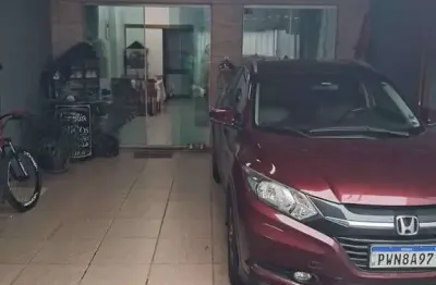 Localizada em perus, são paulo, esta encantadora casa de dois dormitórios oferece a combinação perfeita de conforto e praticidade. com uma suíte espaçosa e banheiros modernos, este imóvel é ideal para