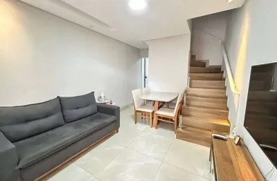 Localizado no bairro jardim peri, em são paulo, este sobrado de 3 dormitórios oferece uma excelente oportunidade de parcelamento com parcelas reduzidas. com uma suíte, dois banheiros e uma vaga de est