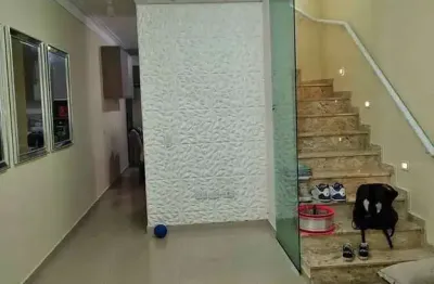 Localizado no coração do centro de franco da rocha, este sobrado encantador oferece uma oportunidade única para quem busca um imóvel aconchegante e com condições especiais de pagamento. com dois dormi