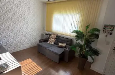 Casa no mar azul com club privativo

casa com : 3 quartos sendo 2 suites 
4 banheiros sala cozinha com móveis planejados 
area externa com edicula churrasqueira
placa solar quartos climatizados 

o la