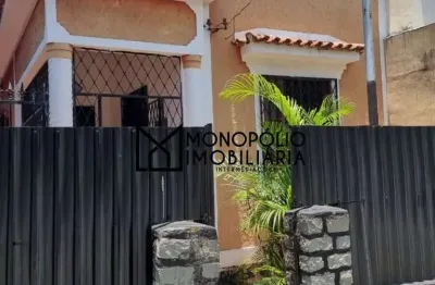 Casa com 2 quartos para alugar na Penha, Rio de Janeiro 