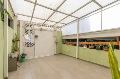 Casa térrea – pirituba / são paulo
vende-se casa térrea com 2 dormitórios (sendo 1 suíte), 2 banheiros, sala, cozinha, quintal e 1 vaga de garagem — localizada na rua fernandes correia dias, em excele