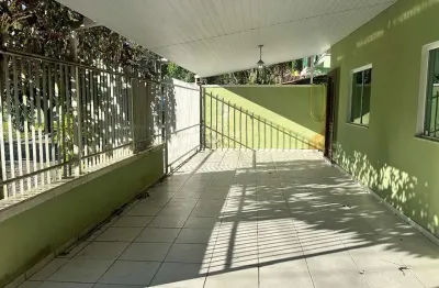 Vendo linda casa em condomínio angra dos reis - praia da ribeira - angra dos reis - rj