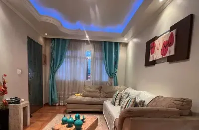 Casa com Suíte e Hidro + Salão/Garagem para 7 Vagas na Vila Paraíso