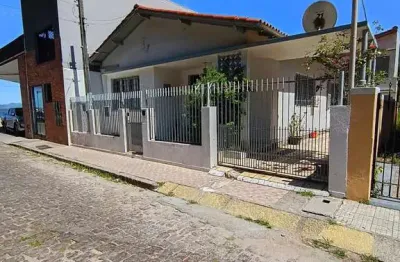 Casa com 3 quartos à venda no Centro, Laguna 