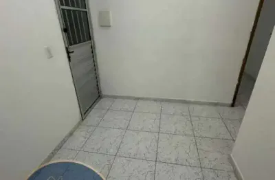 Casa para Locação em Guarulhos, Cocaia, 1 dormitório, 1 banheiro