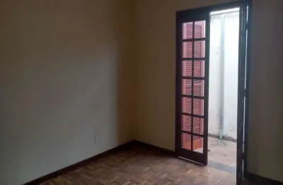 Casa com 4 quartos à venda na avenida diogo álvares, 1316, parque são quirino, campinas por r$ 800.000