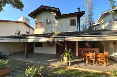 Casa em condomínio à venda na região do notre dame, com 3 dormitórios (1 suíte), lazer e garagem para 4 carros.