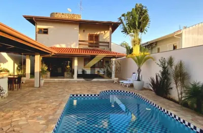 Casa à venda no san conrado, com 318 m² de construção e 480 m² de terreno.