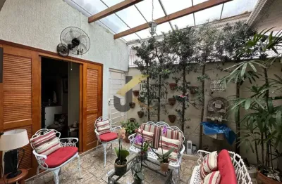 Casa comercial/residencial à venda no cambuí - campinas, com 3 dormitórios (1 suíte) edícula e garagem para 3 carros.