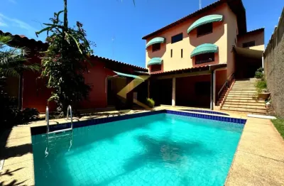 Casa à venda no jardim bela vista - campinas, com 4 quartos (2 suítes), lazer e garagem para 4 carros.