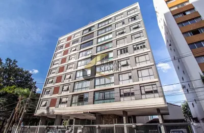 Apartamento à venda no centro de convivência, com 3 quartos (1 suíte) e garagem.