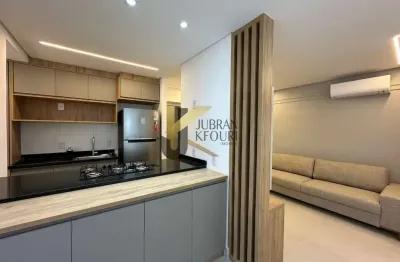 Apartamento mobiliado, equipado e decorado para venda no bosque, 1 suíte com closet e lavabo, sala para 2 ambientes, varanda e garagem coberta