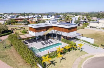 Casa à venda em condomínio - jaguariúna/sp, com 3 suítes (1 máster), lazer comum e garagem para vários carros.