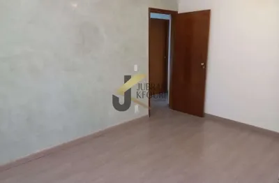 Apartamento para locação, Vila Itapura, Campinas-SP. Com 2 dormitórios, 1 sala, 2 banheiros, 1 vaga. Rico em armários, ventiladores, cozinha planejada e ampla lavanderia