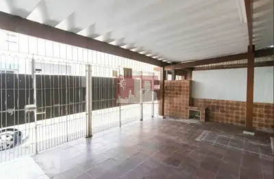 Casa com 3 quartos para alugar na Rua Clementino, 126, Vila Vitório Mazzei, São Paulo