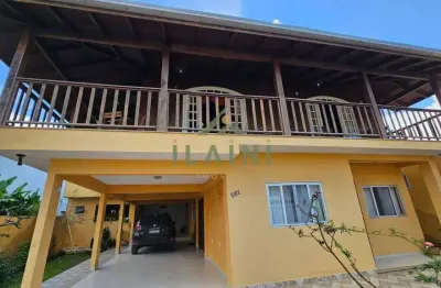 Casa ampla a venda, em ótima  localização no centro de camboriú!