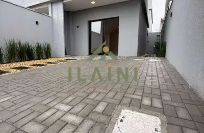 Sobrado amplo novo á venda com 2 suítes bairro santa regina em camboriú sc
