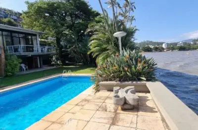 Casa residencial de 5 dorms no bairro saco dos limões