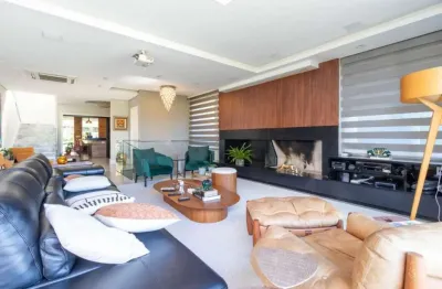 Casa de 515m² com 4 quartos sendo 3 suítes em cacupé