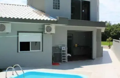 Casa residencial de 5 dorms no bairro ribeirao da ilha