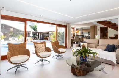 Casa em condomínio fechado com 4 quartos à venda na Rua Reverendo Gelson dos Santos Castro, --, Rio Tavares, Florianópolis