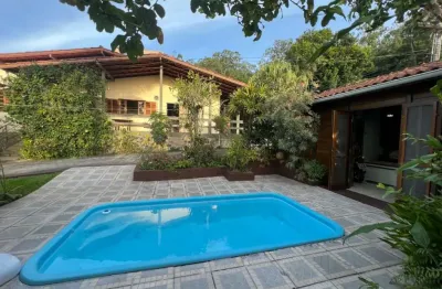 Casa com 4 quartos à venda na Rua Florisbelo Silva, --, Sambaqui, Florianópolis