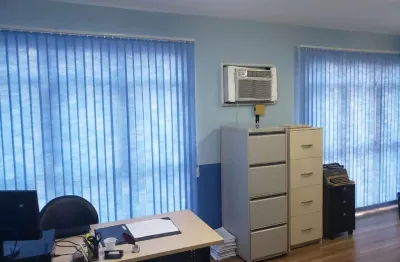 Sala comercial à venda na Rua Adhemar da Silva, --, Kobrasol, São José