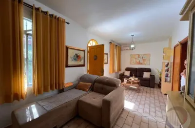 Casa com 3 quartos à venda na Rua Santo Antônio, --, Barreiros, São José