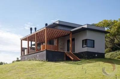 Casa residencial de 4 dorms no bairro rancho queimado