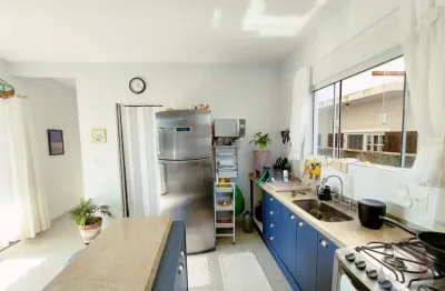 Casa com 4 quartos à venda na Rua Arco íris, --, Carianos, Florianópolis