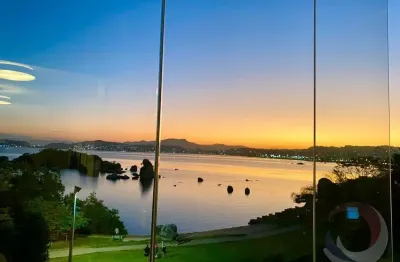 Apartamento com 3 quartos à venda na Rua Videira, --, Abraão, Florianópolis