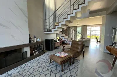 Casa residencial de 4 dorms no bairro ingleses do rio vermelho