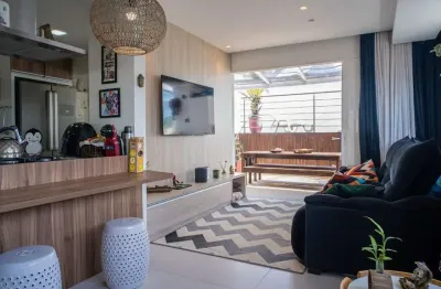 Incrível cobertura com 2 quartos no bairro novo campeche