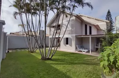 Casa residencial de 4 dorms no bairro ingleses do rio vermelho