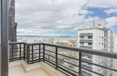 Cobertura de 237,03m² com 2 suítes e piscina no centro