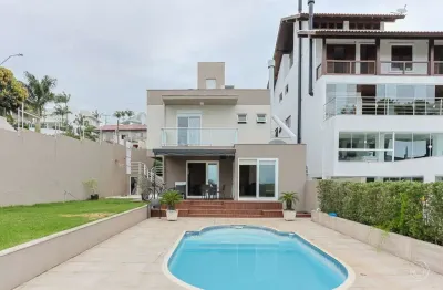 Casa de 269m² com 3 quartos sendo 1 suíte no bairro itaguaçú em florianópolis