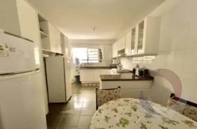 Casa residencial de 4 dorms no bairro barra da lagoa