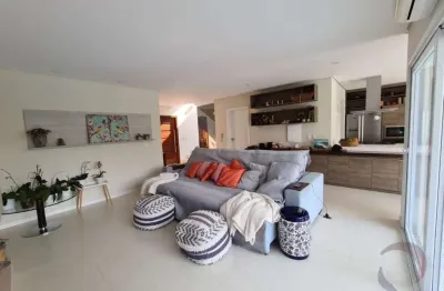 Casa em condomínio fechado com 4 quartos à venda na Rodovia Doutor Antônio Luiz Moura Gonzaga, --, Rio Tavares, Florianópolis